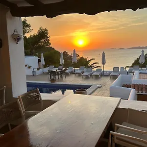 Gasthuis Cala Moli, Cala Tarida (Ibiza)